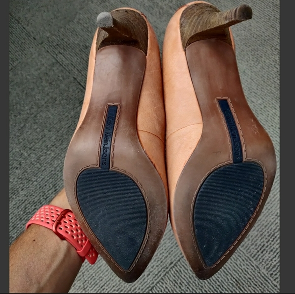 Calvin Klein 3 inch pumps heels - Picture 3 of 3